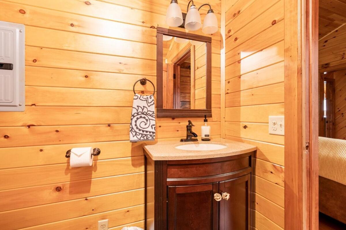 Secluded Wooded Cabin Near The Hocking Hills New Straitsville Bagian luar foto